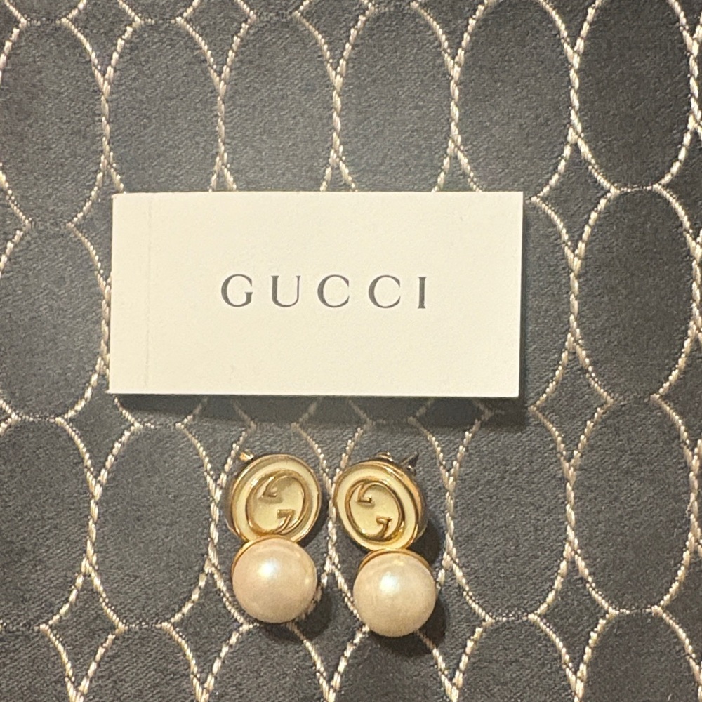 Gucci Blondie Pearl Drop Earrings
